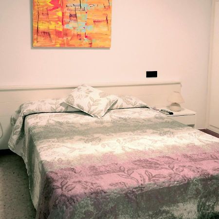 Hostal Lara Llança Kültér fotó
